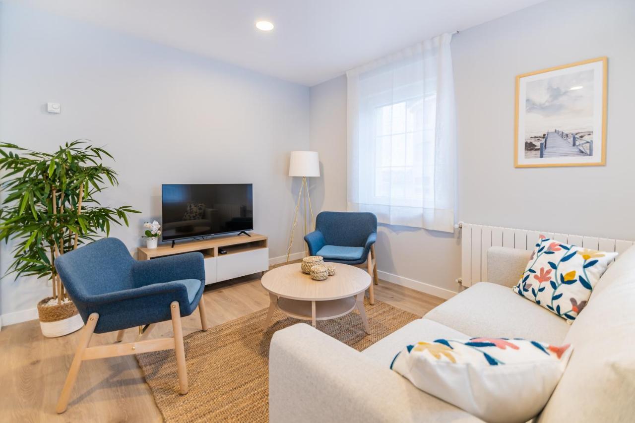 Villa Marta - Apartamentos Centricos Junto Al Mar カストロ・ウルディアレス エクステリア 写真