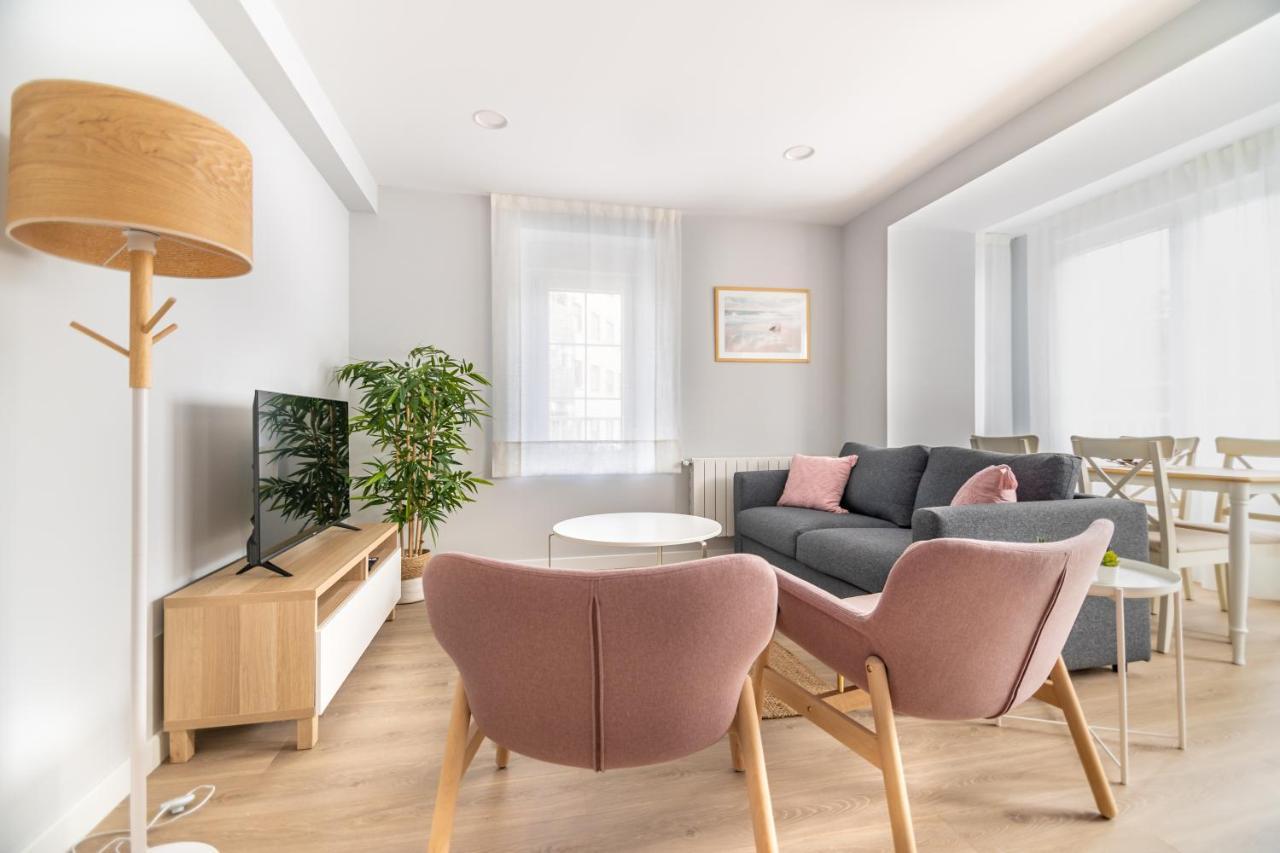 Villa Marta - Apartamentos Centricos Junto Al Mar カストロ・ウルディアレス エクステリア 写真