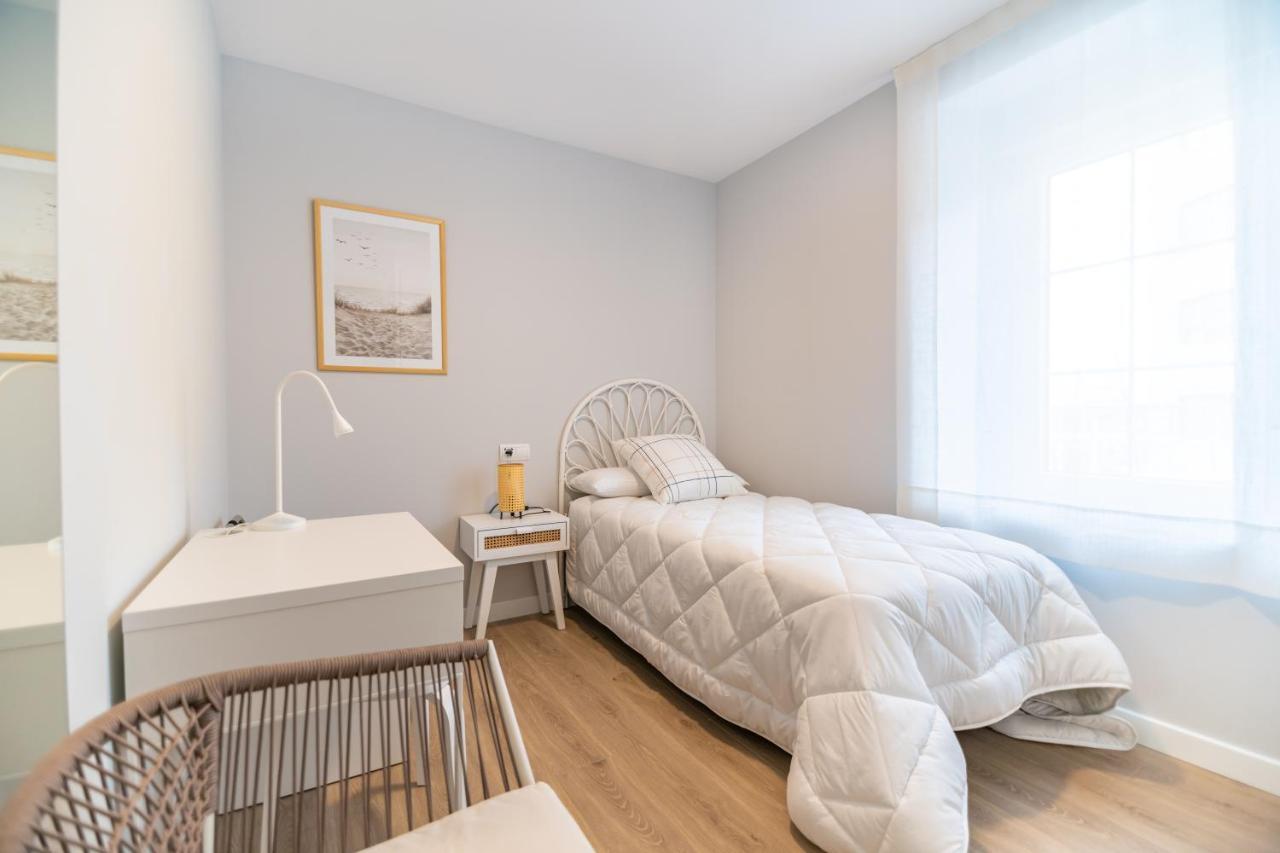 Villa Marta - Apartamentos Centricos Junto Al Mar カストロ・ウルディアレス エクステリア 写真
