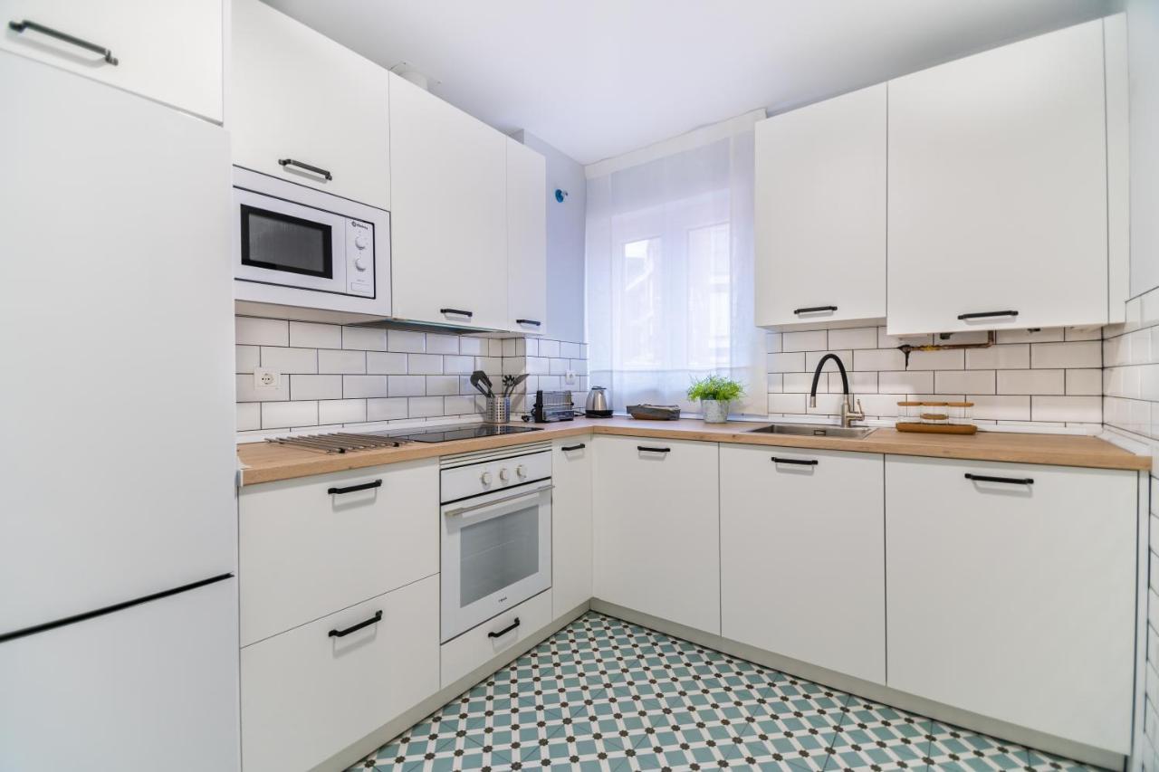 Villa Marta - Apartamentos Centricos Junto Al Mar カストロ・ウルディアレス エクステリア 写真