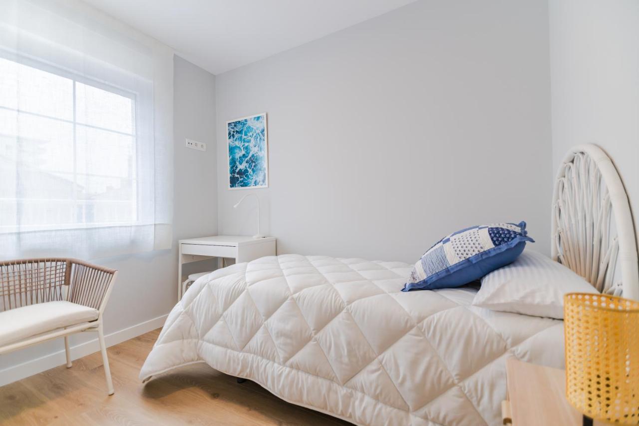 Villa Marta - Apartamentos Centricos Junto Al Mar カストロ・ウルディアレス エクステリア 写真