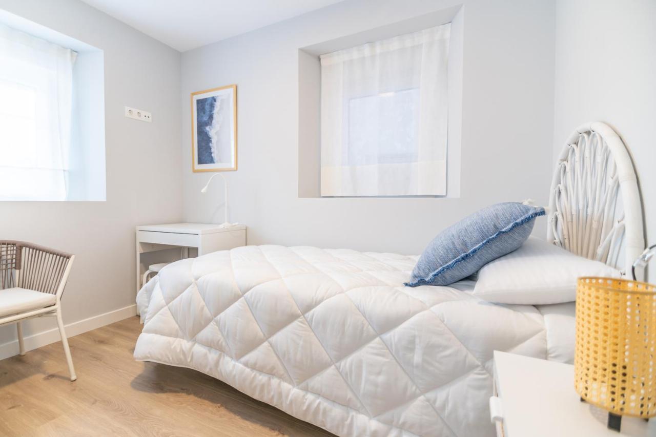 Villa Marta - Apartamentos Centricos Junto Al Mar カストロ・ウルディアレス エクステリア 写真