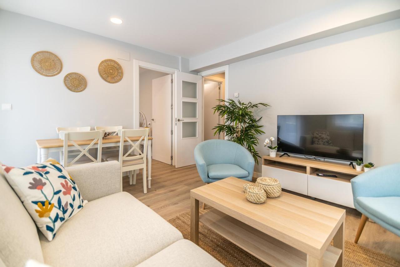 Villa Marta - Apartamentos Centricos Junto Al Mar カストロ・ウルディアレス エクステリア 写真