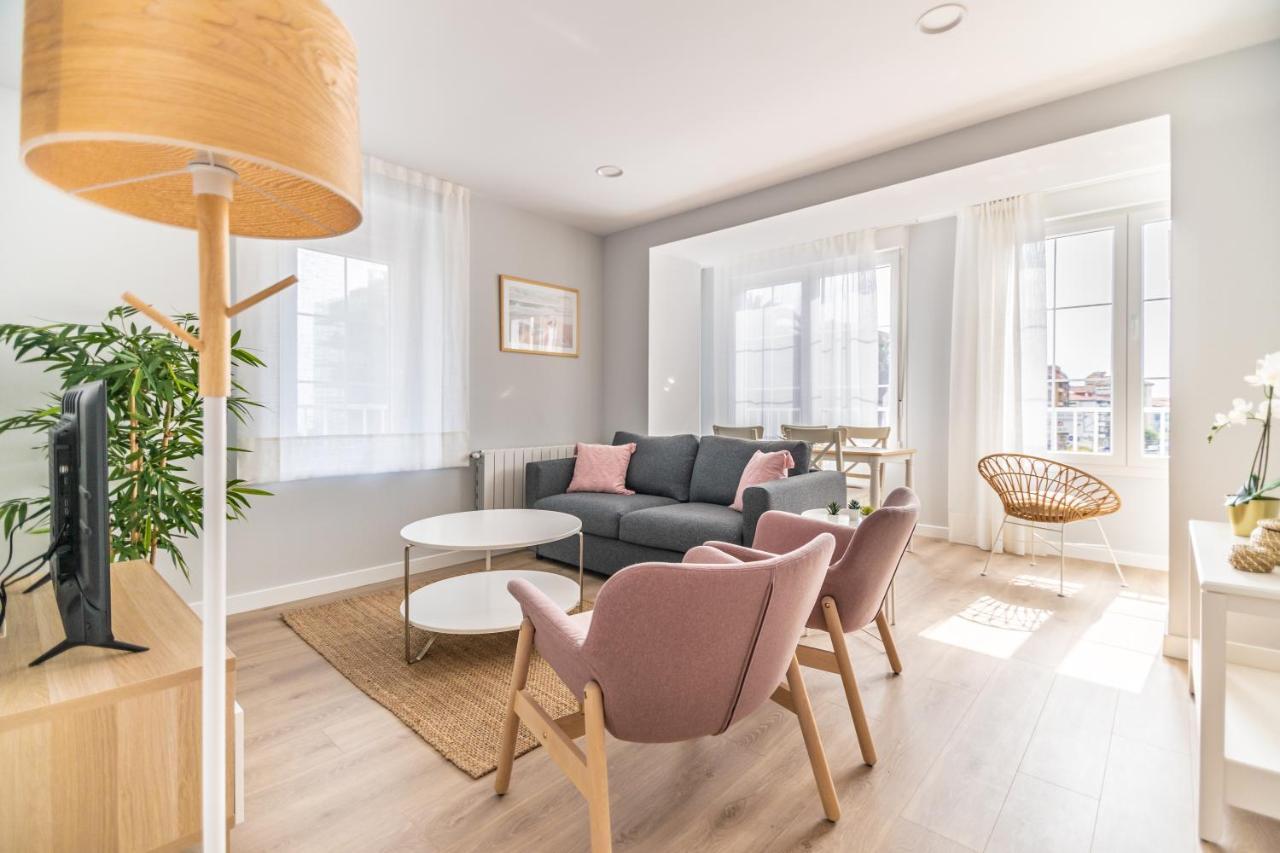 Villa Marta - Apartamentos Centricos Junto Al Mar カストロ・ウルディアレス エクステリア 写真