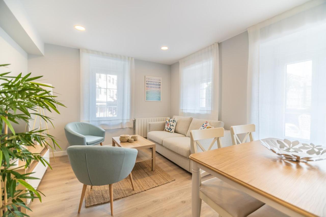 Villa Marta - Apartamentos Centricos Junto Al Mar カストロ・ウルディアレス エクステリア 写真