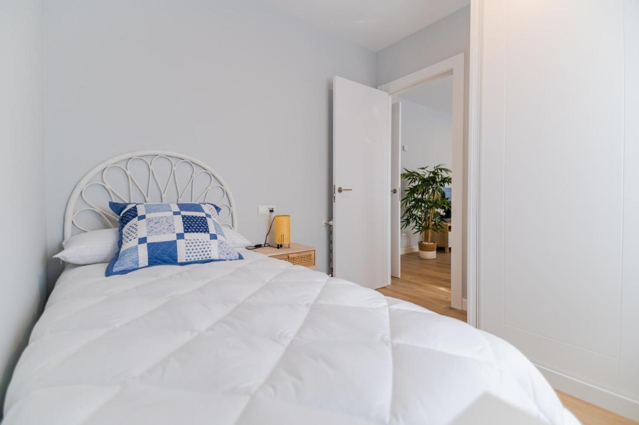 Villa Marta - Apartamentos Centricos Junto Al Mar カストロ・ウルディアレス エクステリア 写真