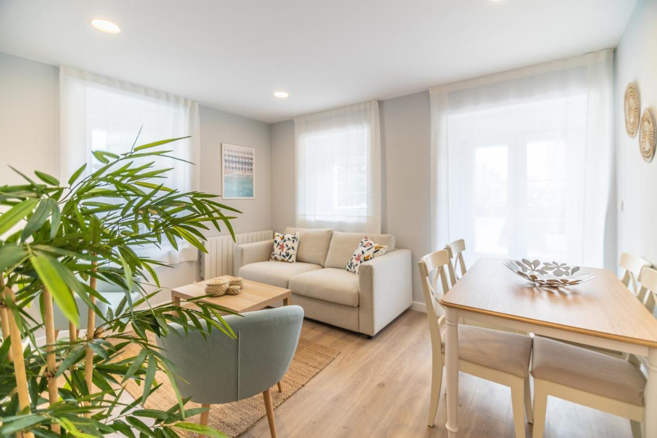 Villa Marta - Apartamentos Centricos Junto Al Mar カストロ・ウルディアレス エクステリア 写真