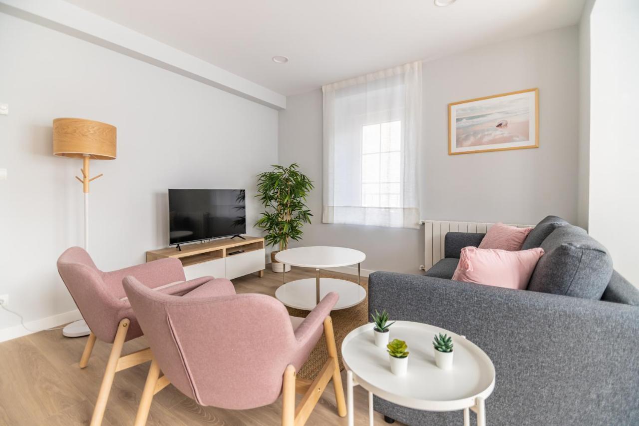 Villa Marta - Apartamentos Centricos Junto Al Mar カストロ・ウルディアレス エクステリア 写真