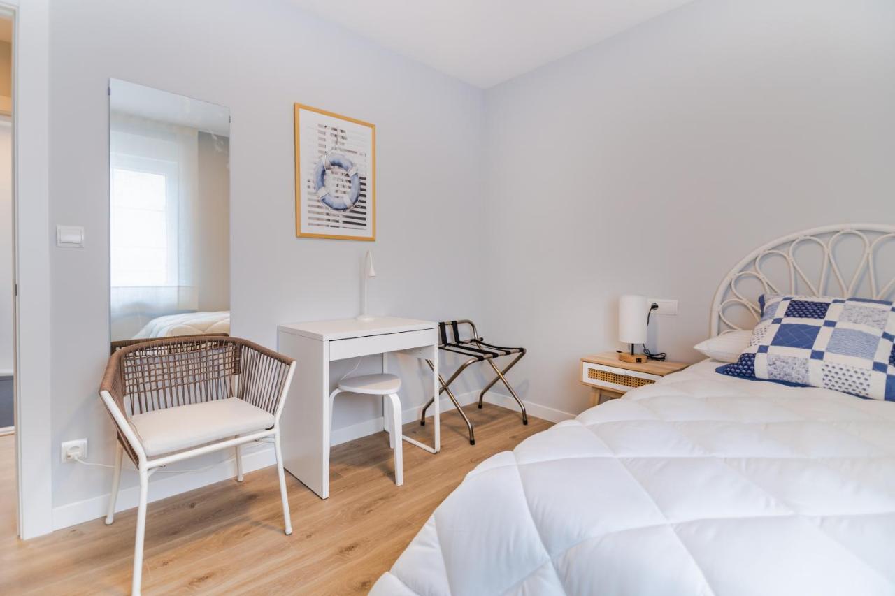 Villa Marta - Apartamentos Centricos Junto Al Mar カストロ・ウルディアレス エクステリア 写真