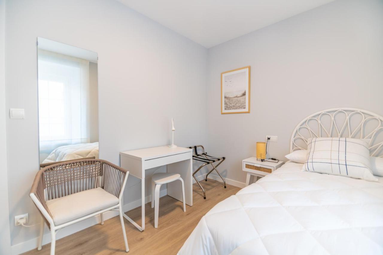 Villa Marta - Apartamentos Centricos Junto Al Mar カストロ・ウルディアレス エクステリア 写真